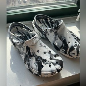 PLATFORM CROCS Womens 8 Mens 6